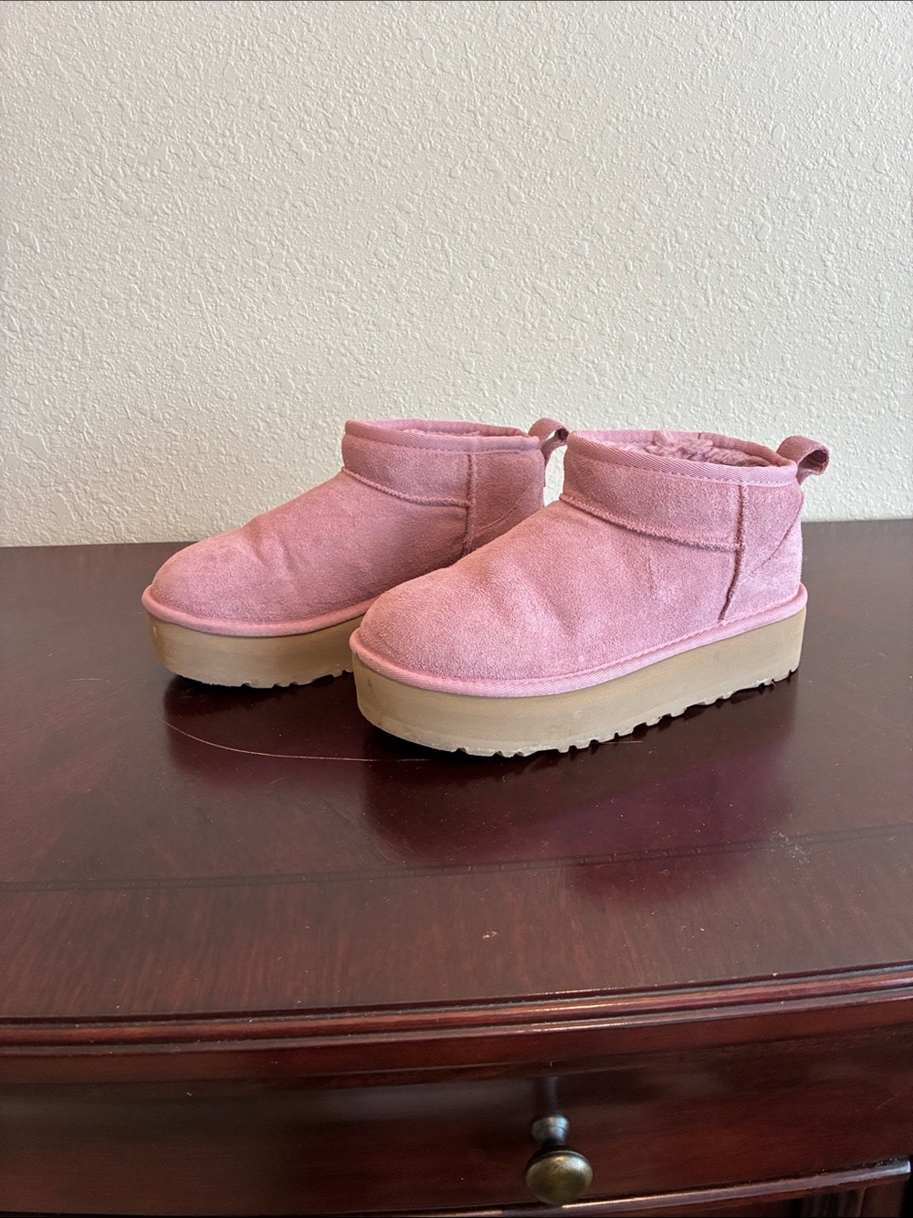 Girls' Pink Suede Platform Slip-On Slippers